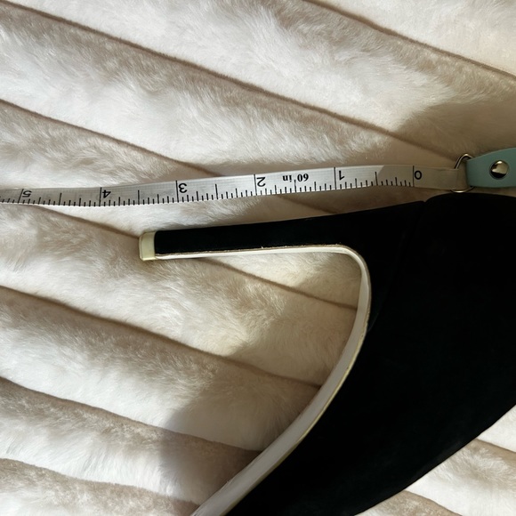 VINCE. PEEP TOE HEELS - Picture 9 of 12